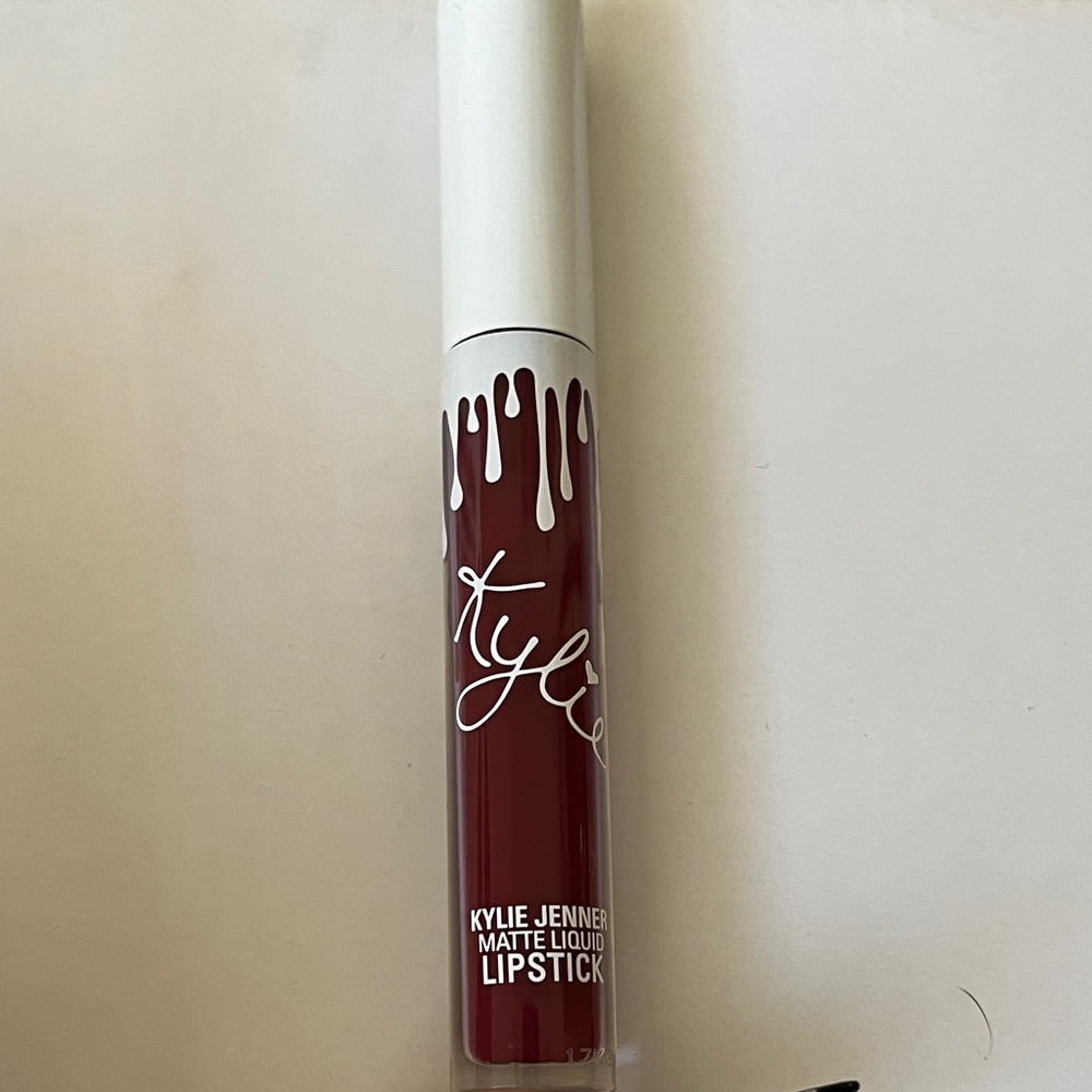 Kylie Cosmetics Matte Liquid Lipstick - Hollyberry